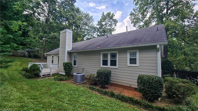 1704 Gales Court, Winston-salem, NC 27103