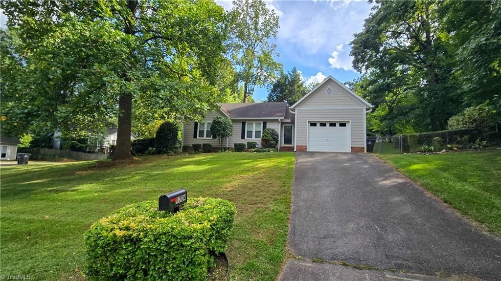 1704 Gales Court, Winston-salem, NC 27103