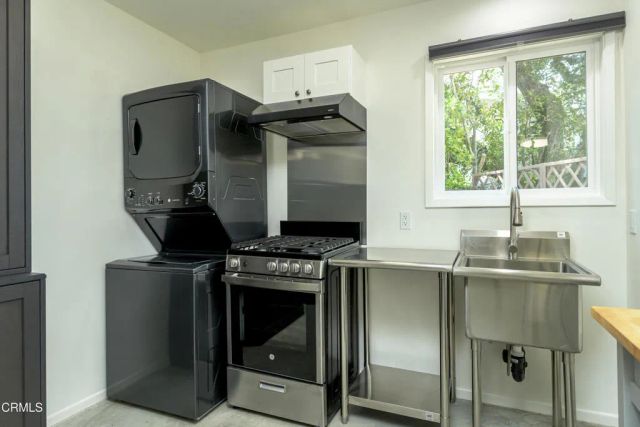 1221 Fernside Drive, La Canada Flintridge, CA 91011