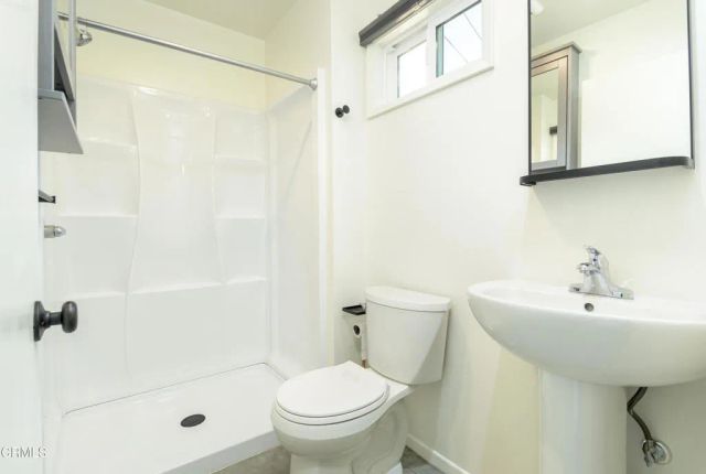 1221 Fernside Drive, La Canada Flintridge, CA 91011