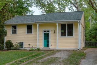 911 W Winding Way Street, Bloomington, IN 47404