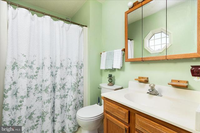 302 MONTANA CT, Bunker Hill, WV 25413