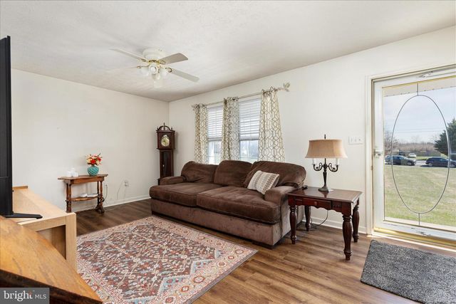 302 MONTANA CT, Bunker Hill, WV 25413