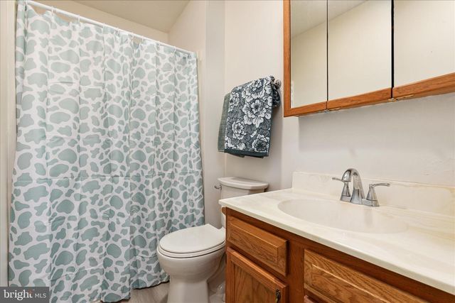 302 MONTANA CT, Bunker Hill, WV 25413