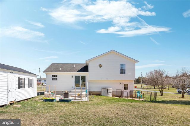 302 MONTANA CT, Bunker Hill, WV 25413