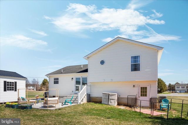 302 MONTANA CT, Bunker Hill, WV 25413