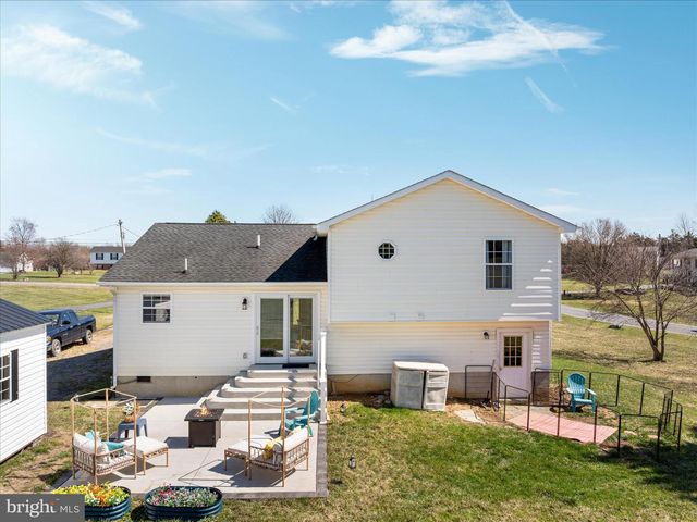 302 MONTANA CT, Bunker Hill, WV 25413