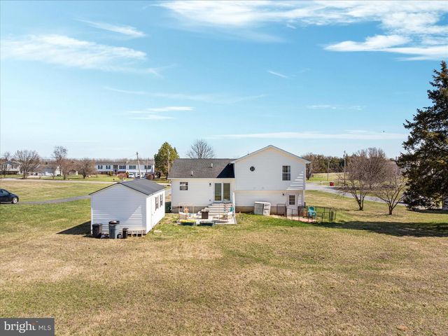 302 MONTANA CT, Bunker Hill, WV 25413