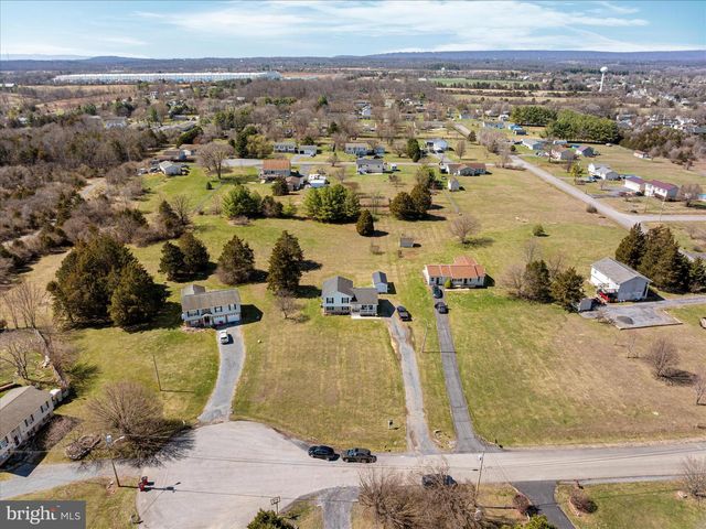 302 MONTANA CT, Bunker Hill, WV 25413