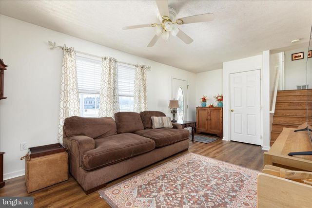 302 MONTANA CT, Bunker Hill, WV 25413