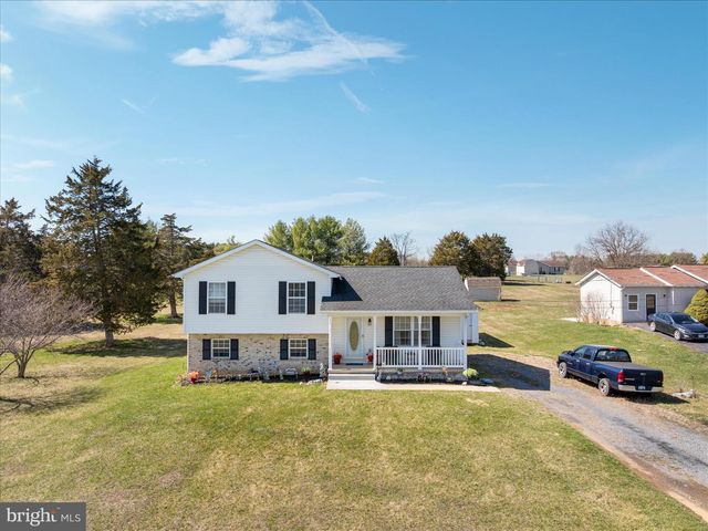 302 MONTANA CT, Bunker Hill, WV 25413