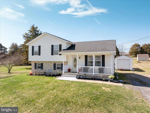 302 MONTANA CT, Bunker Hill, WV 25413