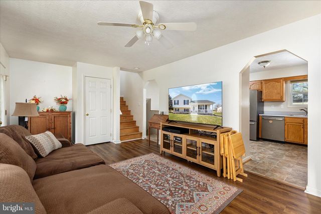 302 MONTANA CT, Bunker Hill, WV 25413