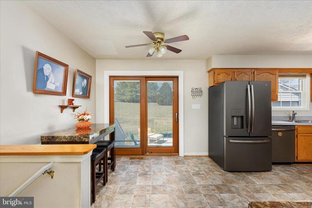 302 MONTANA CT, Bunker Hill, WV 25413