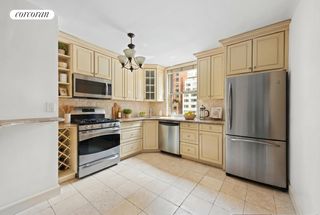 200 E 58th St Apt 11H, New York City, NY 10022
