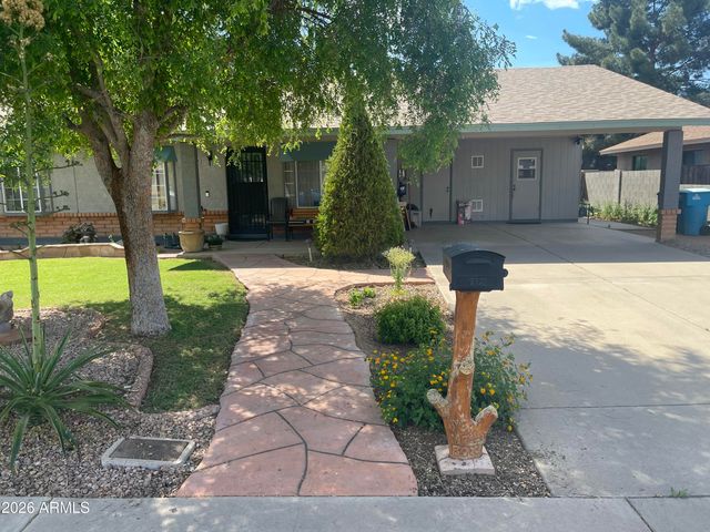 8729 W HIGHLAND Avenue, Phoenix, AZ 85037