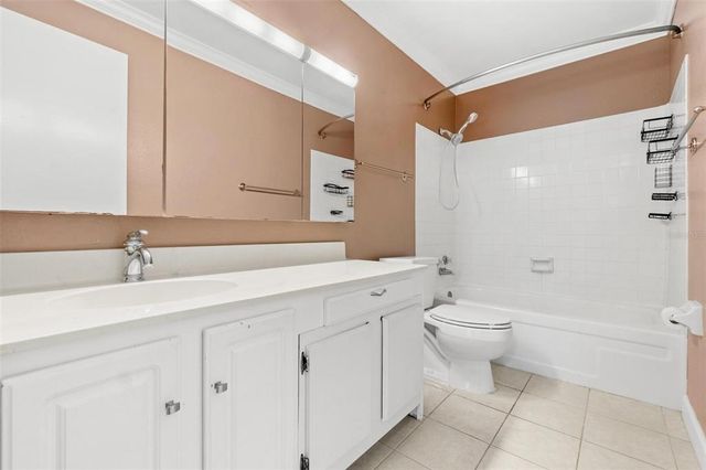 3823 N OAK DRIVE K22, Tampa, FL 33611