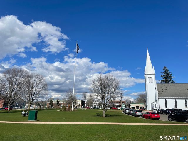 49 Rose Street APT 204, Branford, CT 06405