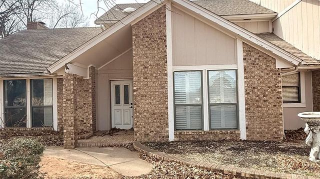 6021 Oak Tree Road, Edmond, OK 73025