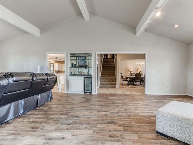 6021 Oak Tree Road, Edmond, OK 73025