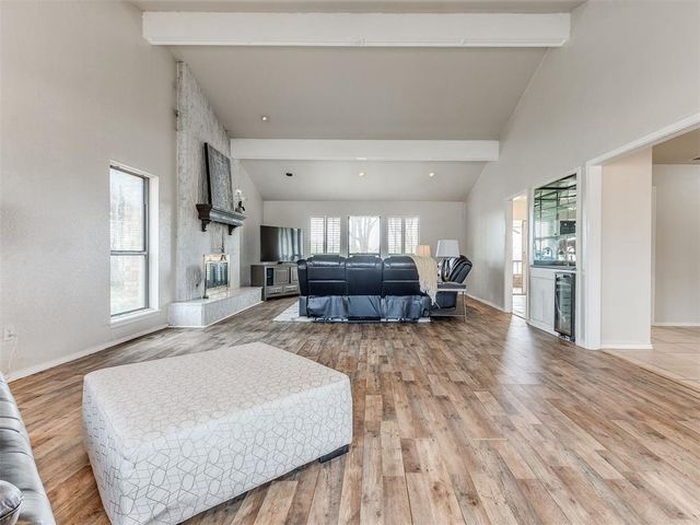 6021 Oak Tree Road, Edmond, OK 73025