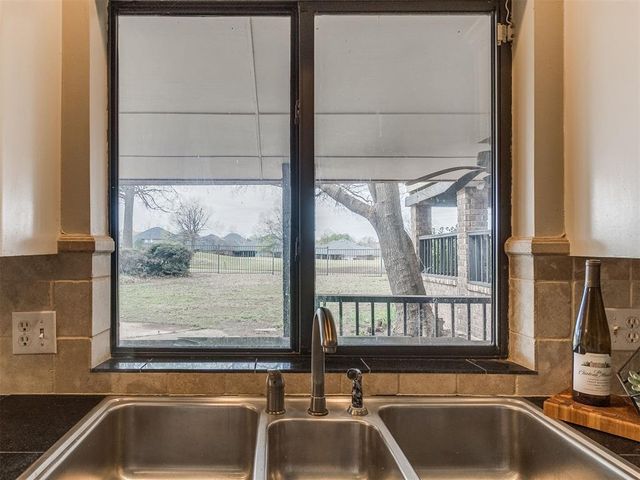 6021 Oak Tree Road, Edmond, OK 73025