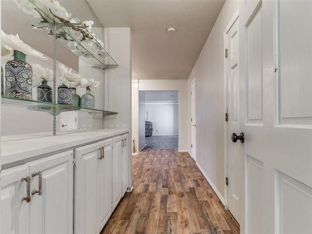 6021 Oak Tree Road, Edmond, OK 73025