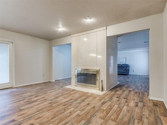 6021 Oak Tree Road, Edmond, OK 73025