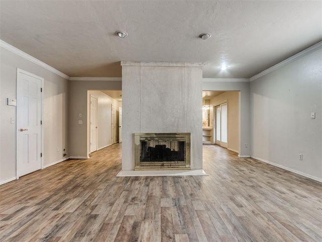 6021 Oak Tree Road, Edmond, OK 73025