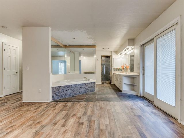 6021 Oak Tree Road, Edmond, OK 73025