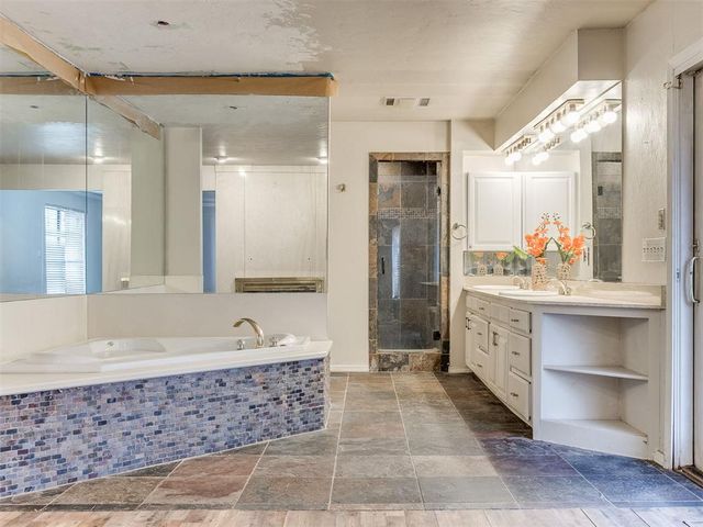 6021 Oak Tree Road, Edmond, OK 73025