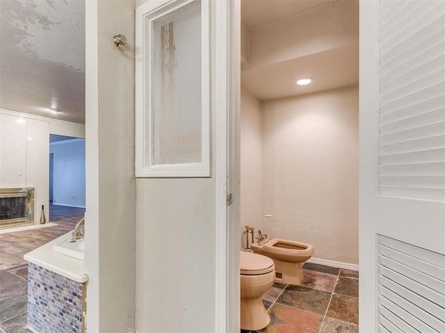 6021 Oak Tree Road, Edmond, OK 73025