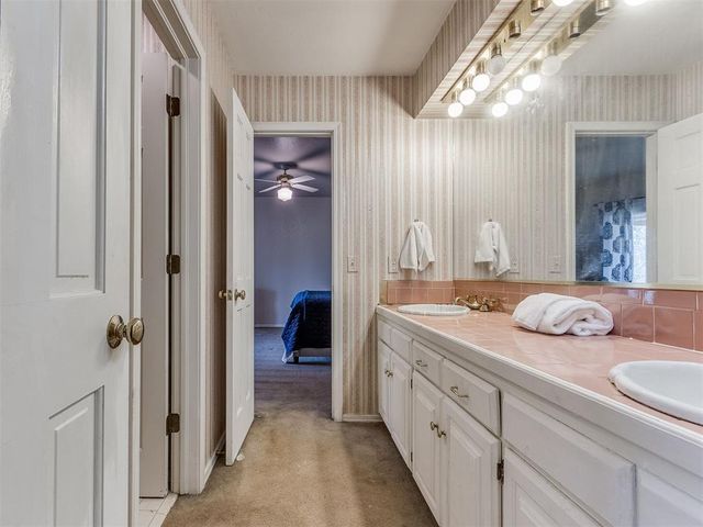 6021 Oak Tree Road, Edmond, OK 73025