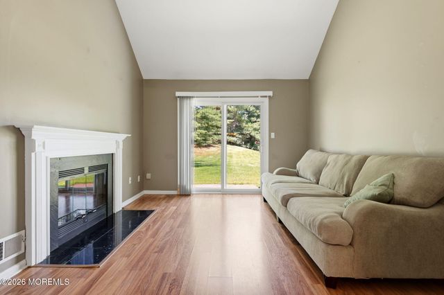 7 Browning Court, Freehold, NJ 07728