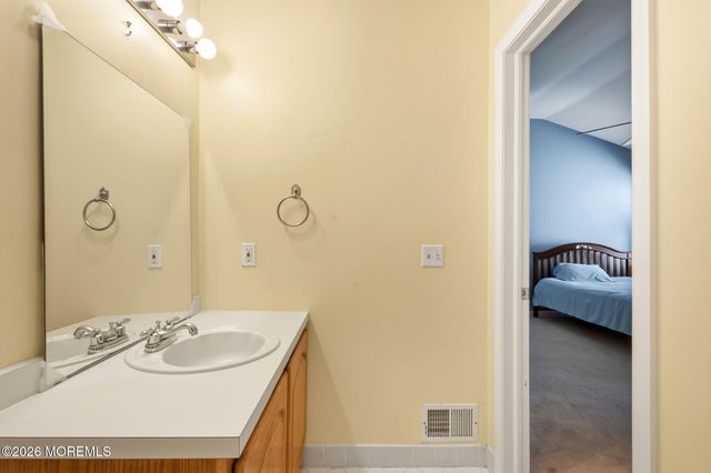 7 Browning Court, Freehold, NJ 07728