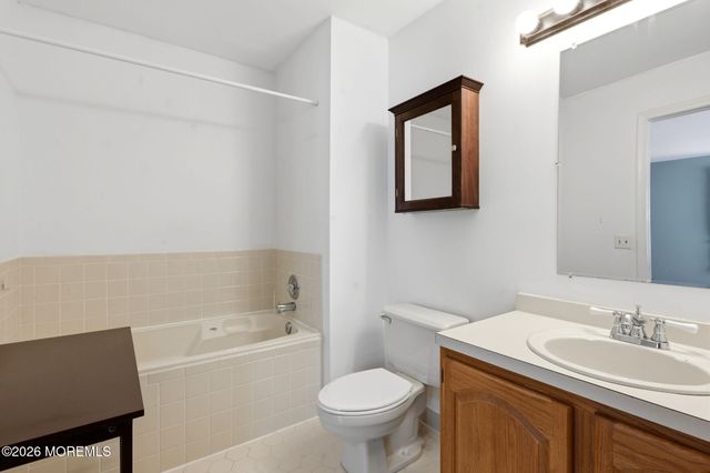 7 Browning Court, Freehold, NJ 07728