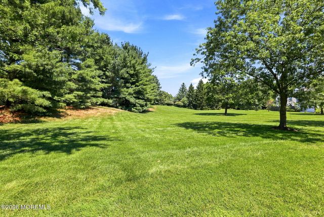 7 Browning Court, Freehold, NJ 07728