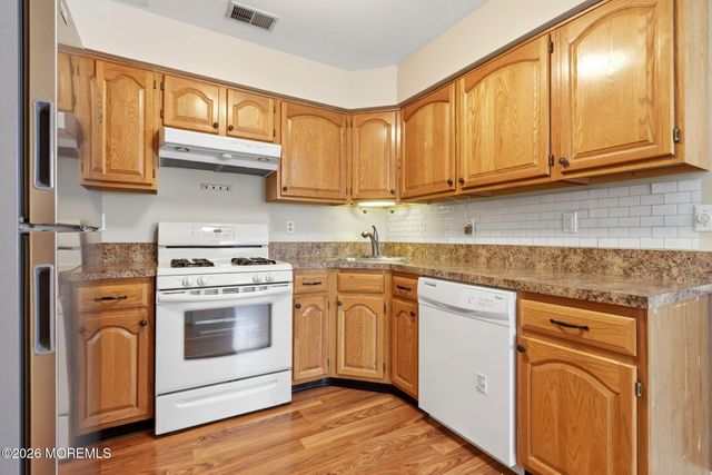 7 Browning Court, Freehold, NJ 07728