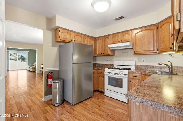 7 Browning Court, Freehold, NJ 07728