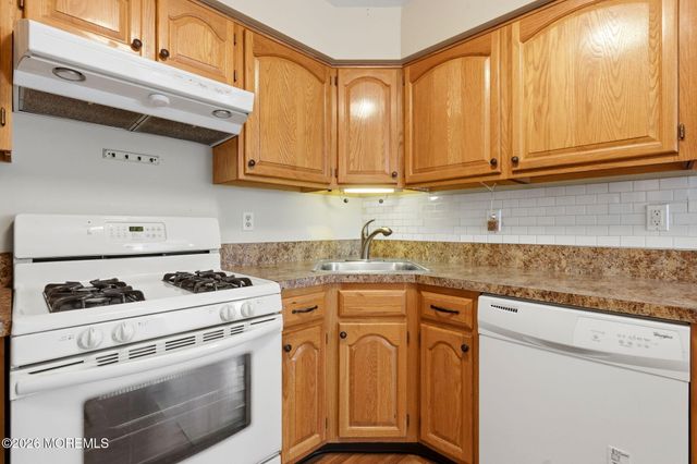 7 Browning Court, Freehold, NJ 07728