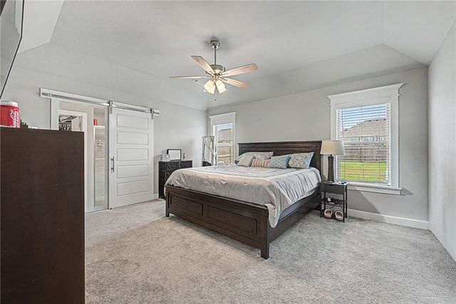912 E Pinnacle Street, Prairie Grove, AR 72753
