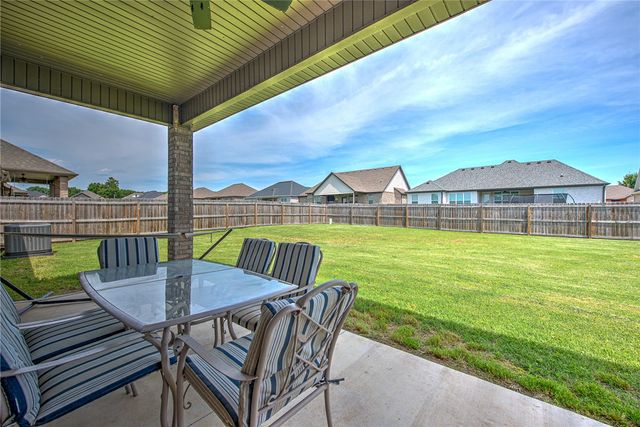 912 E Pinnacle Street, Prairie Grove, AR 72753