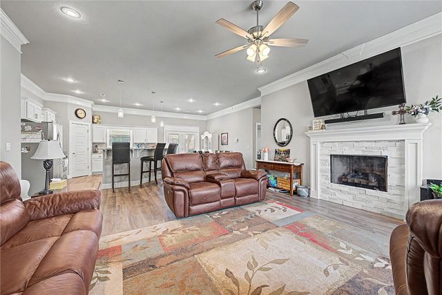 912 E Pinnacle Street, Prairie Grove, AR 72753