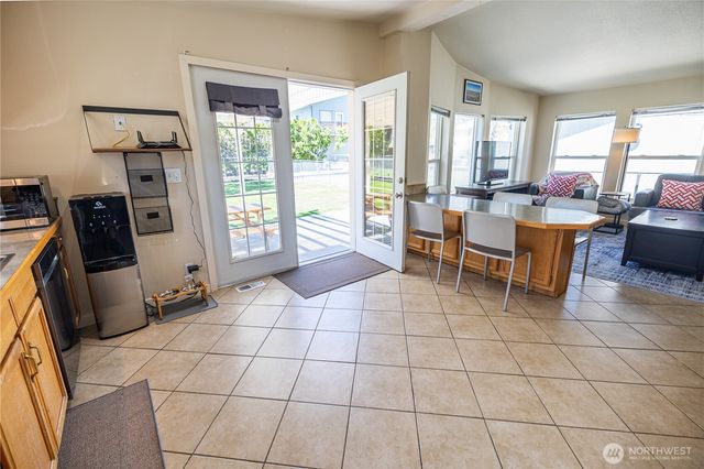 878 SW Hunter Avenue, Quincy, WA 98848