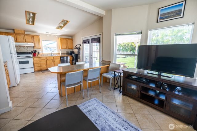 878 SW Hunter Avenue, Quincy, WA 98848