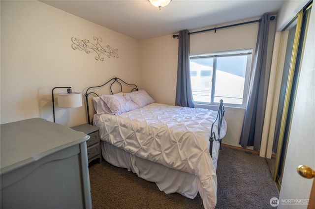 878 SW Hunter Avenue, Quincy, WA 98848