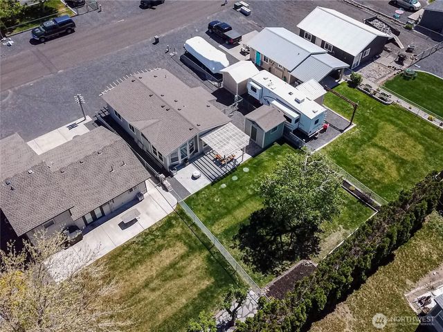 878 SW Hunter Avenue, Quincy, WA 98848