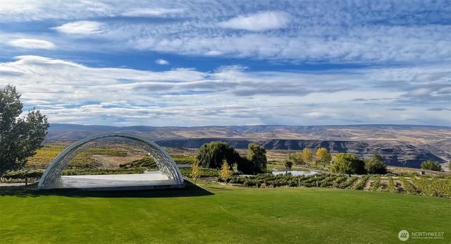 878 SW Hunter Avenue, Quincy, WA 98848