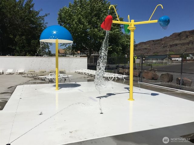 878 SW Hunter Avenue, Quincy, WA 98848