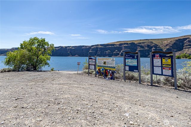 878 SW Hunter Avenue, Quincy, WA 98848